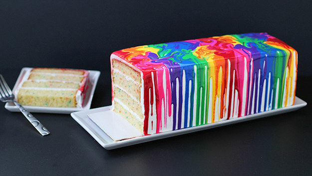 融化的彩虹蛋糕