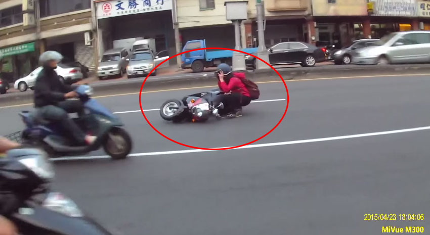 超倒楣被車撞兩次