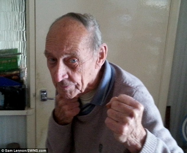 29EC222000000578-3137298-image-a-34_1435139181540