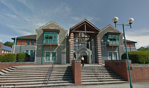 29EC34D100000578-3137298-image-a-62_1435146303712