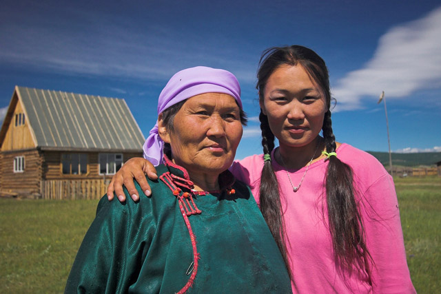 Mongolian-Women-2