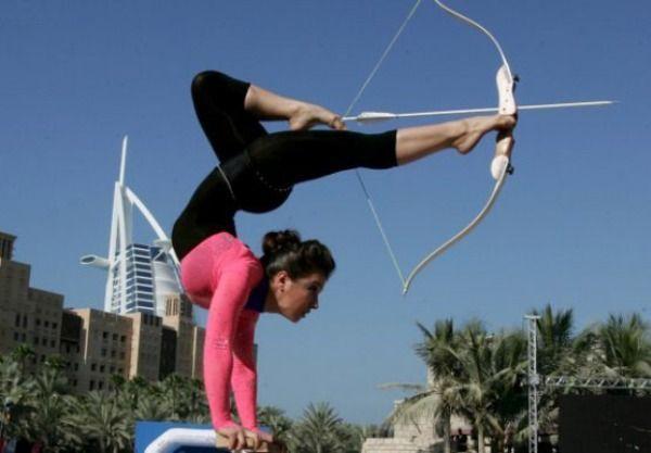 Hot-Chick-Shoots-Bow-and-Arrow-With-Feet