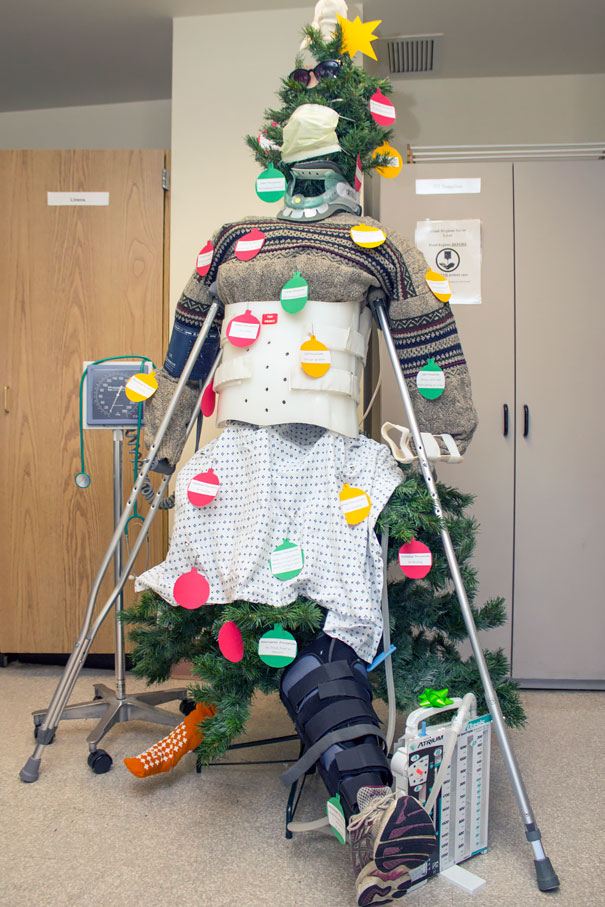 hospital-christmas-decorations-91__605