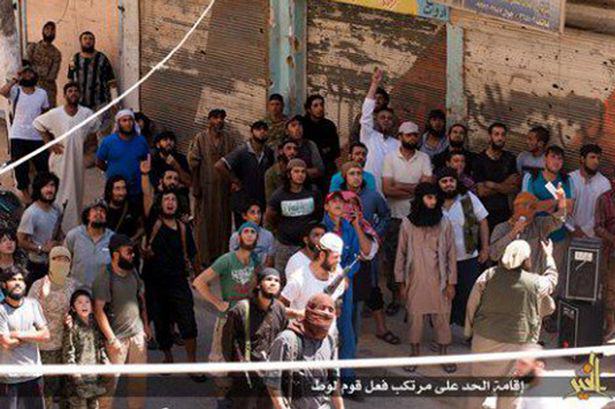 ISIS-execute-a-gay-man-in-DirZour-by-throwing-him-from-High-building