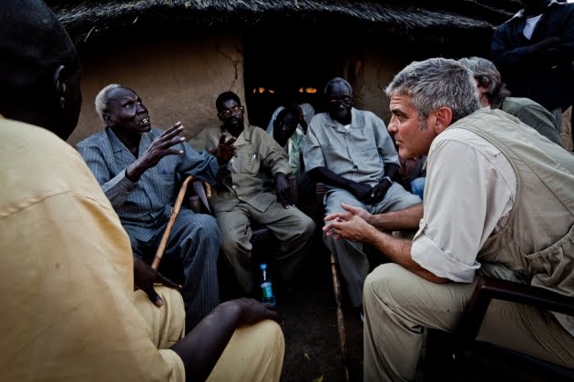 george-clooney-listens-to-sudan-people