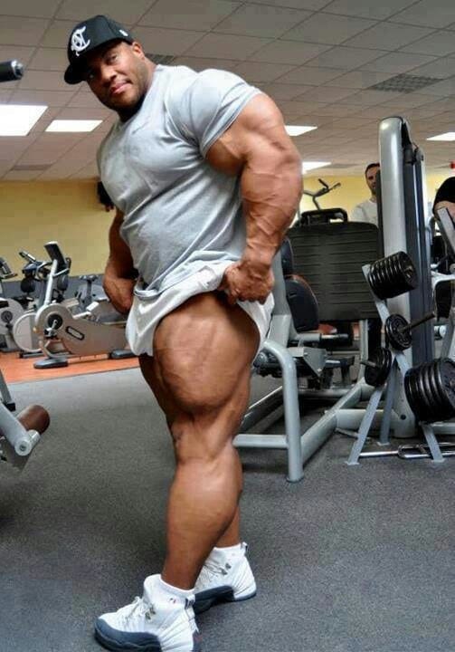 massive-muscles-have-a-little-fun-2