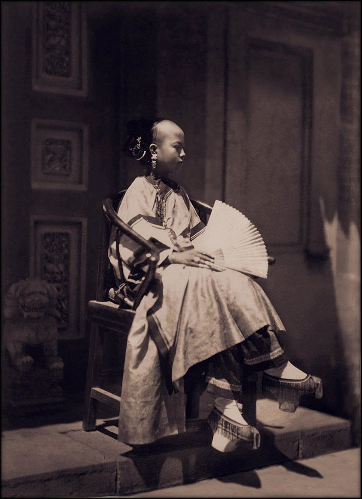 Portrait_Of_Manchu_Girl_In_Traditional_Costum