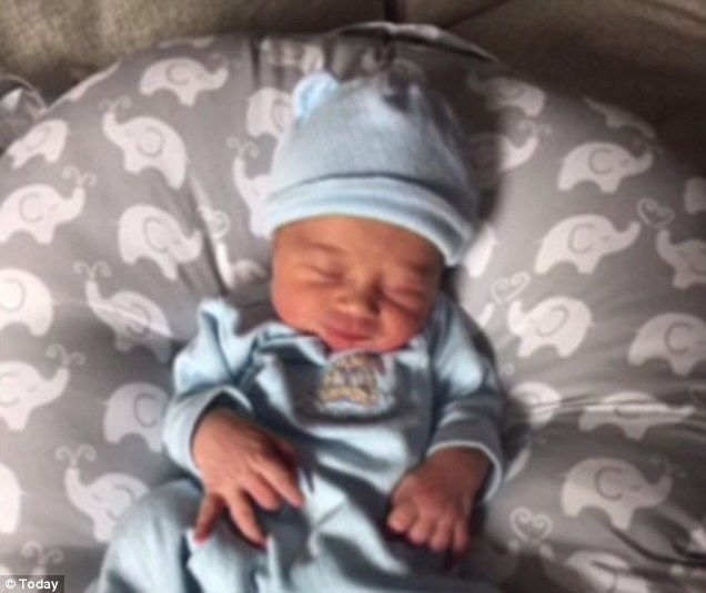 35FB95F800000578-3675604-Happy_happenstance_The_pair_even_thought_that_the_genders_of_the-m-15_1467748972955