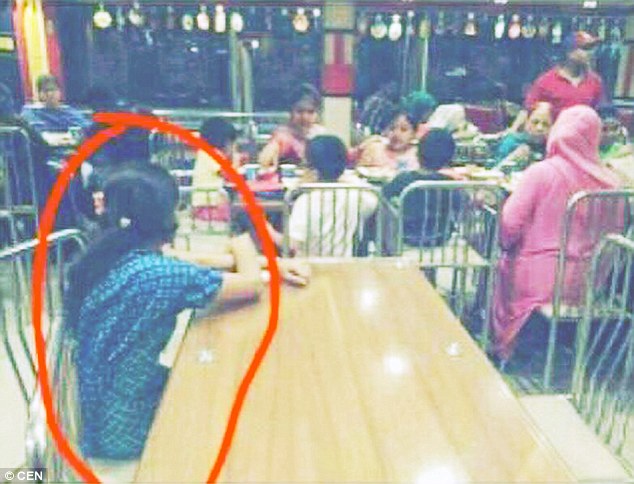 391fa03600000578-0-image-a-30_1475673023622