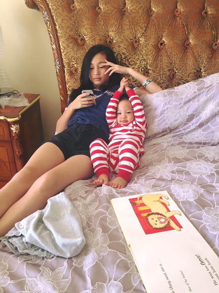 徐若瑄曬「小V寶聖誕小公公萌照」但二姐逆天美腿太吸睛！網友讚：「腿好長！」