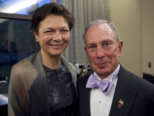7933860-diana-taylor-and-michael-bloomberg-1478125332-650-565f00d181-1480586564