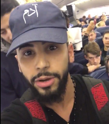 阿裔美籍乘客因「跟媽媽講幾句阿拉伯文」被趕下飛機控種族歧視，一旁乘客怒：自找的！