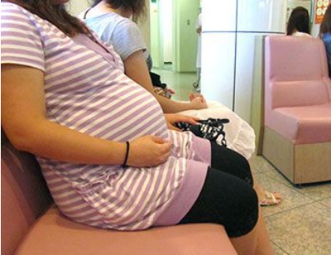 台女懷孕7個月「遊沖繩早產」至少賠168萬！日網友：「會想幫台灣人 但肚子這麼大幹嘛出國？」