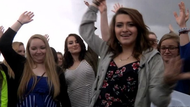 %e6%ad%a3%e5%a6%b9%e6%b2%92%e7%a9%bf%e8%83%b8%e7%bd%a9%e8%a2%ab%e6%89%b9