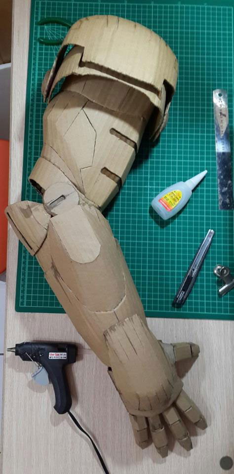 ironman-suit-made-of-cardboard-by-kai-xiang-xhong-4
