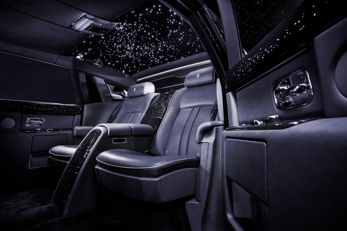 in-most-cars-with-the-starlight-headliner-the-optic-lights-are-arranged-at-random-but-customers-can-also-ask-for-an-arrangement-that-copies-the-constellations-on-any-given-day-anywhere-the-lights-in-the-celestial-mimic-the