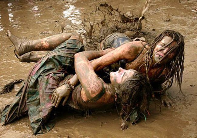 mud_fight_girls_00
