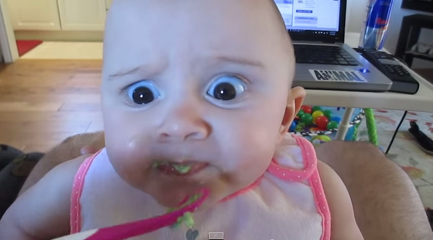 寶寶吃酪梨表情超臭
