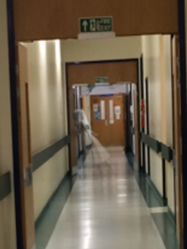 Alleged-ghost-sighting-in-Leeds-General-Infirmary