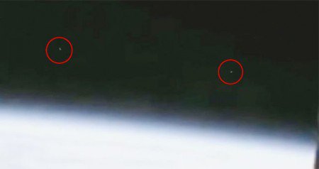 NASAs-Bizarre-Move-of-Cutting-Live-Feed-to-ISS-After-UFO-Spotted-Leaving-Earth2-450x238