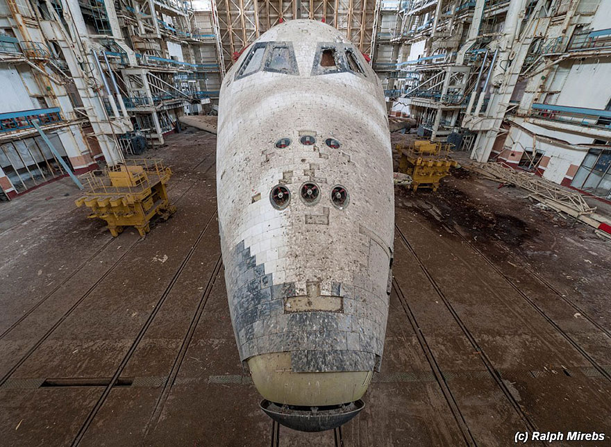 abandoned-soviet-space-shuttle-hangar-buran-baikonur-cosmodrome-kazakhstan-ralph-mirebs-23