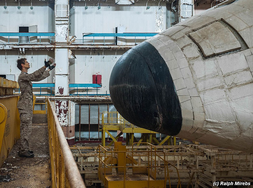 abandoned-soviet-space-shuttle-hangar-buran-baikonur-cosmodrome-kazakhstan-ralph-mirebs-9