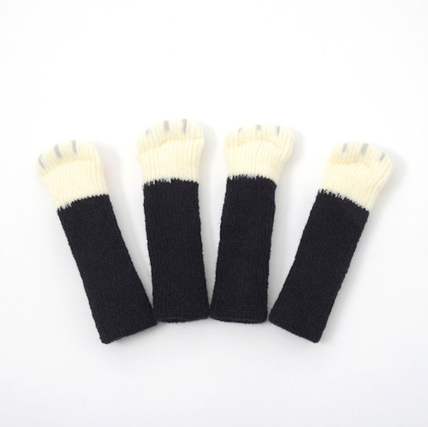 cat-paw-sock-feet-chair-nekoashi-toyo-case-2