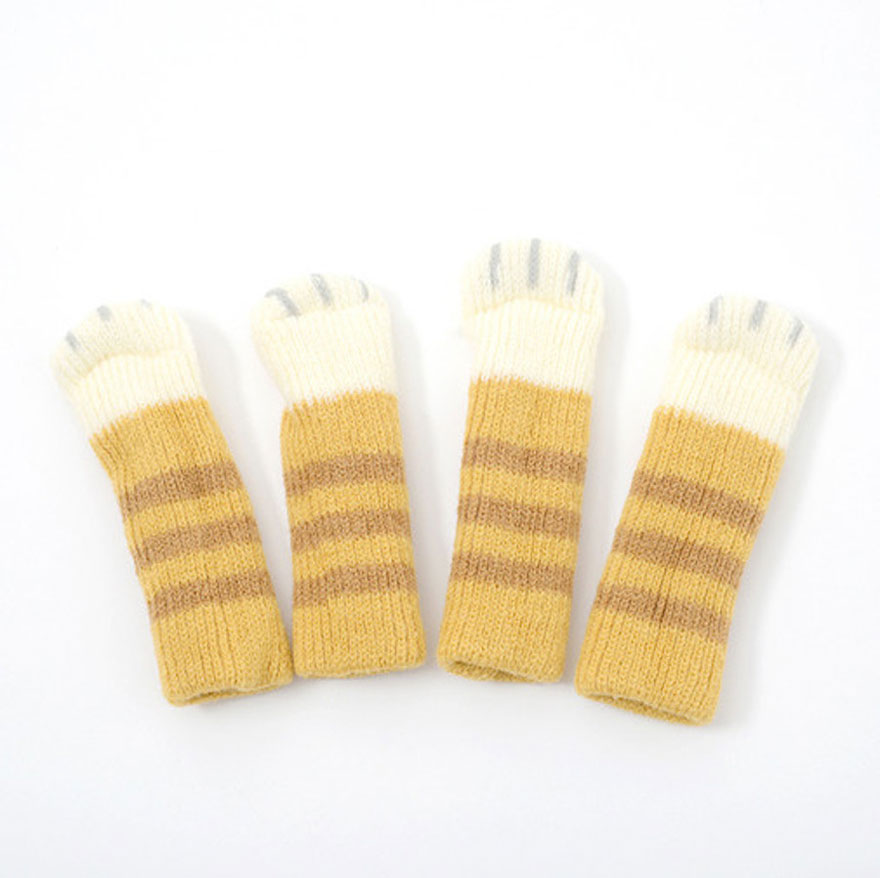 cat-paw-sock-feet-chair-nekoashi-toyo-case-4