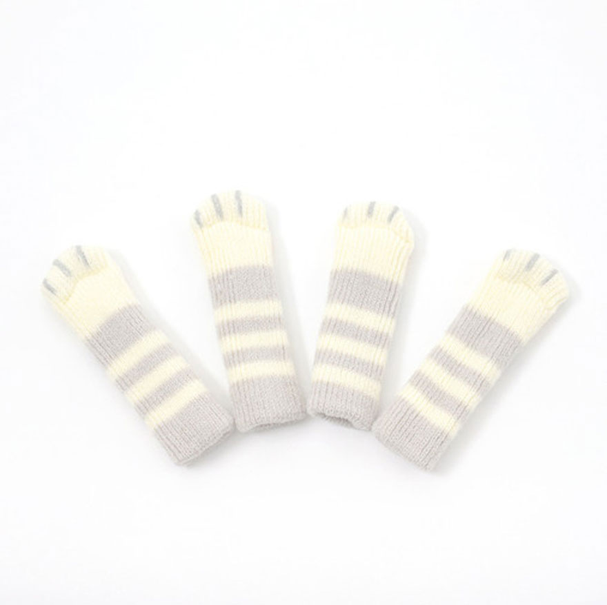 cat-paw-sock-feet-chair-nekoashi-toyo-case-6