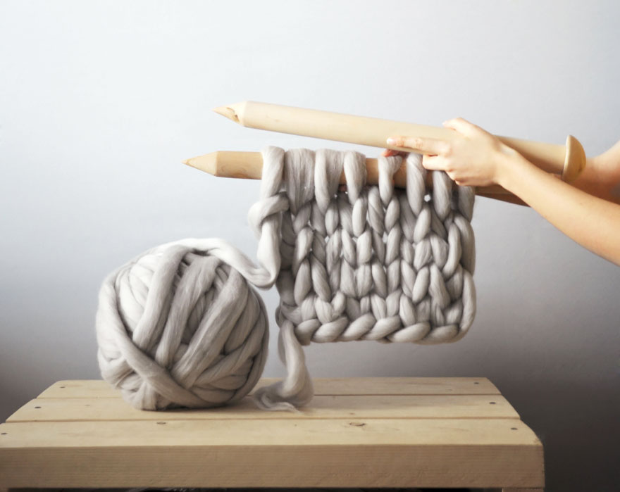 giant-super-chunky-wool-knitwear-blankets-anna-mo-2