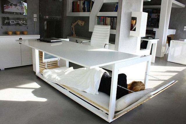 versatile-white-office-desks