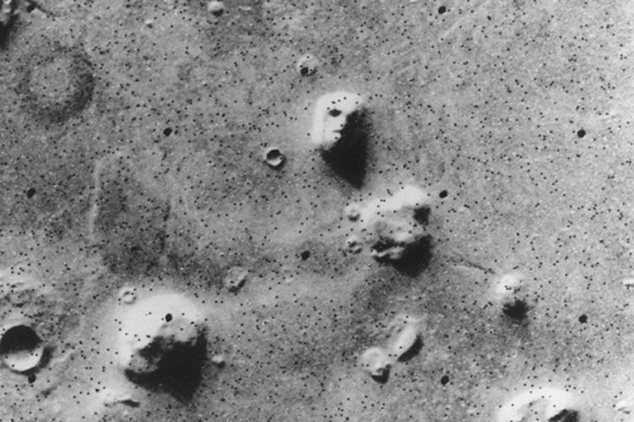 mysterious-crab-shaped-object-spotted-on-mars-13-photos-14