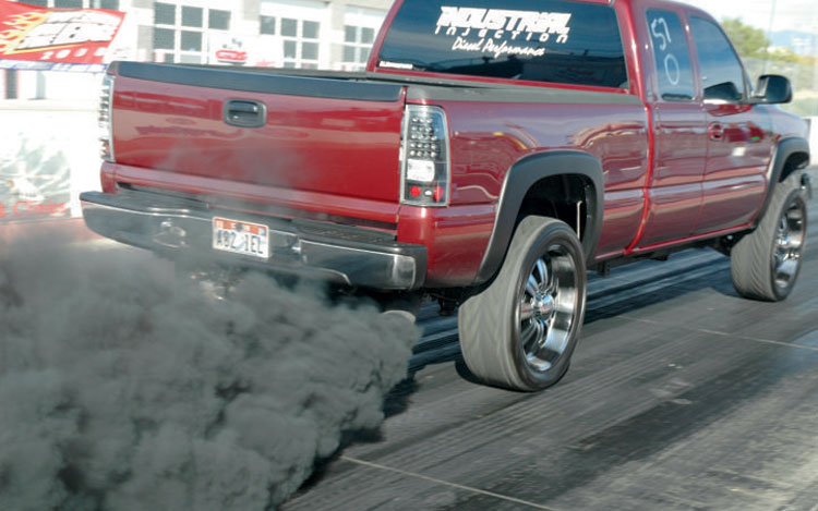 163_0904_05z+weekend_on_the_edge_diesel_truck_event+exhaust_smoke