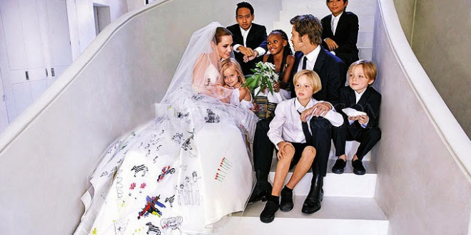 Brad-Pitt-Angelina-Jolie-Wedding-Photo-660x330