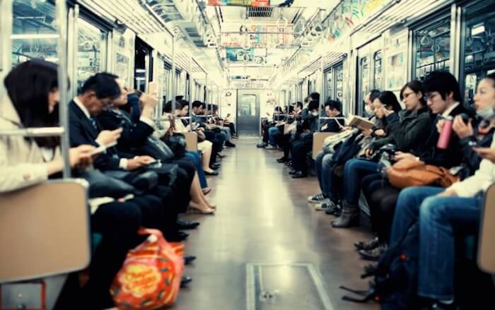 japan-elderly-public-transportation-1