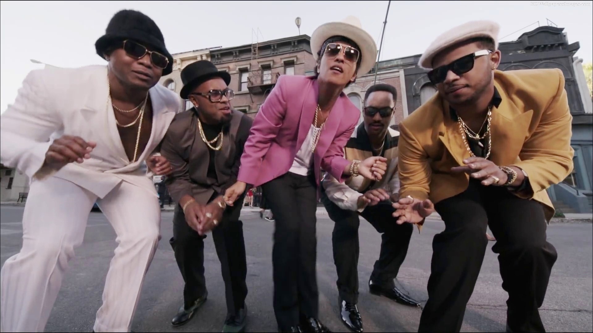 uptown-funk-flash-mob-4_theotherpress-ca