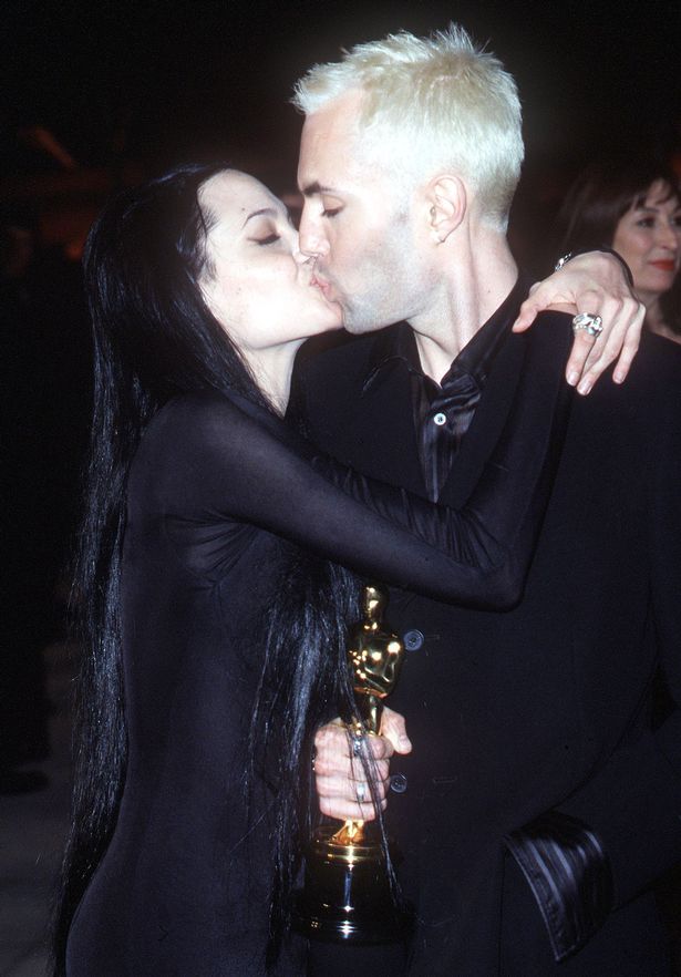 Angelina-Jolies-hospital-stay-self-harm-and-incest-rumoursANGELINA-JOLIE-AND-BROTHER-JAMES-HAVEN-VOIGHT-KISS-2000