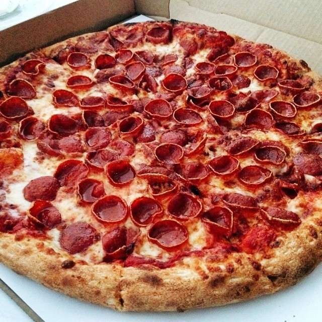 this-pizza-with-extra-pepperoni-photo-u1