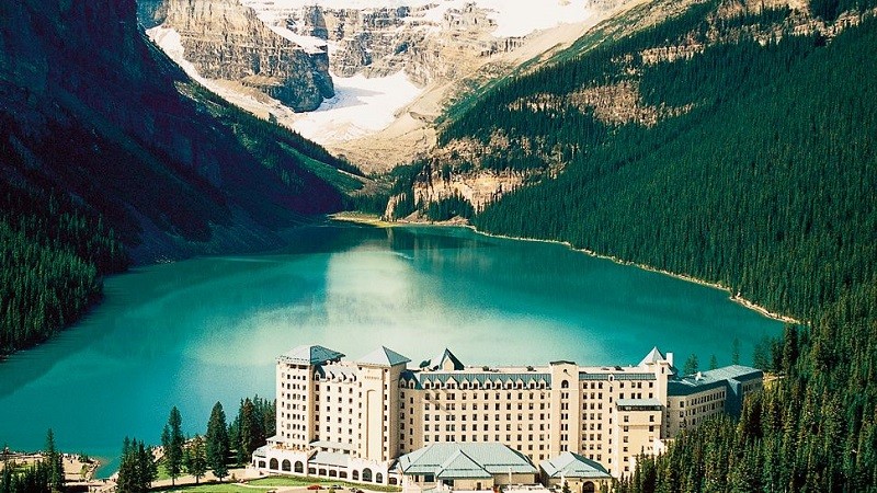 Hotel-11-Fairmont-Lake-Louise