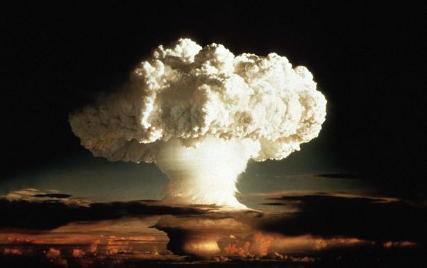 Mushroom-cloud-of-the-first-test-of-a-hydrogen-bomb