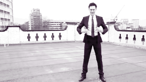 tom-hiddleston-suit