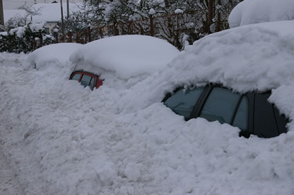 Cars-Buried-in-Snow
