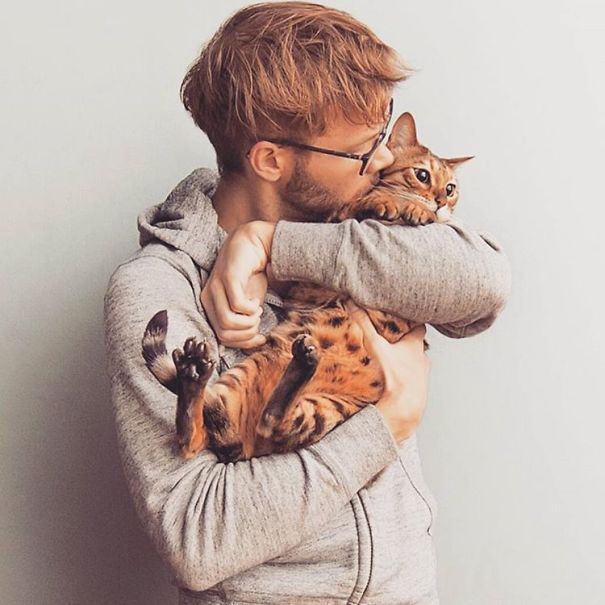 hot-dudes-with-kittens-instagram-461__605