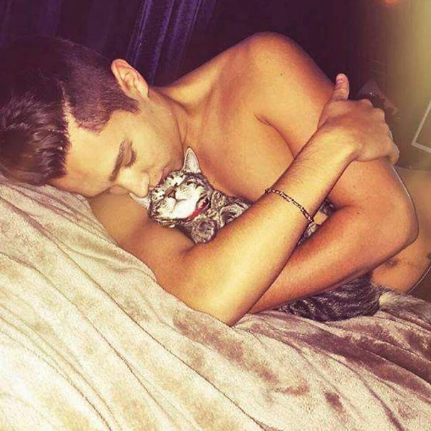 hot-dudes-with-kittens-instagram-49__605