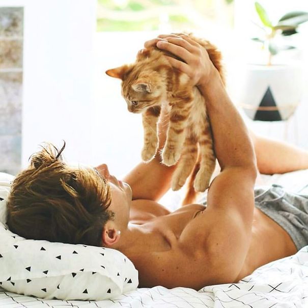 hot-dudes-with-kittens-instagram-56__605