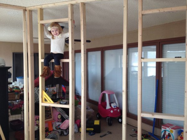 father-builds-kids-indoor-playhouse-diy-12