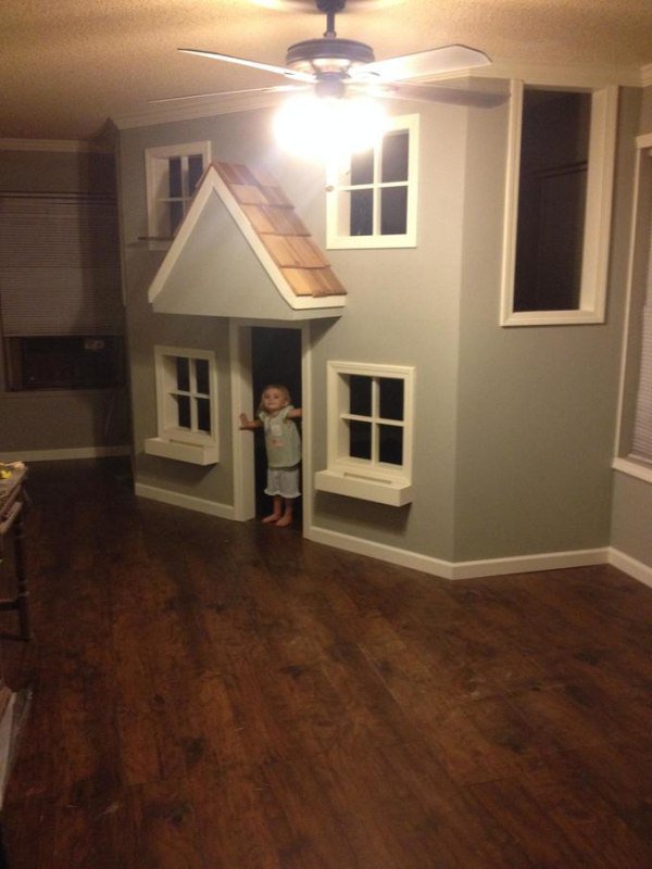 father-builds-kids-indoor-playhouse-diy-19