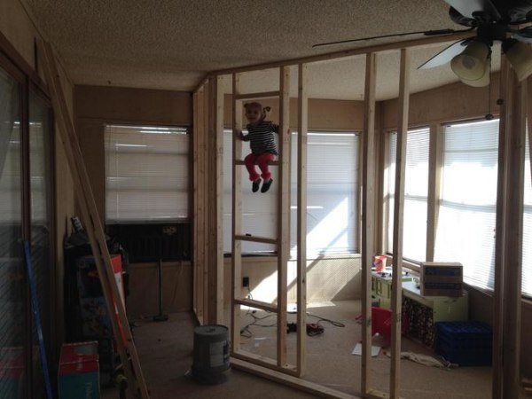 father-builds-kids-indoor-playhouse-diy-3