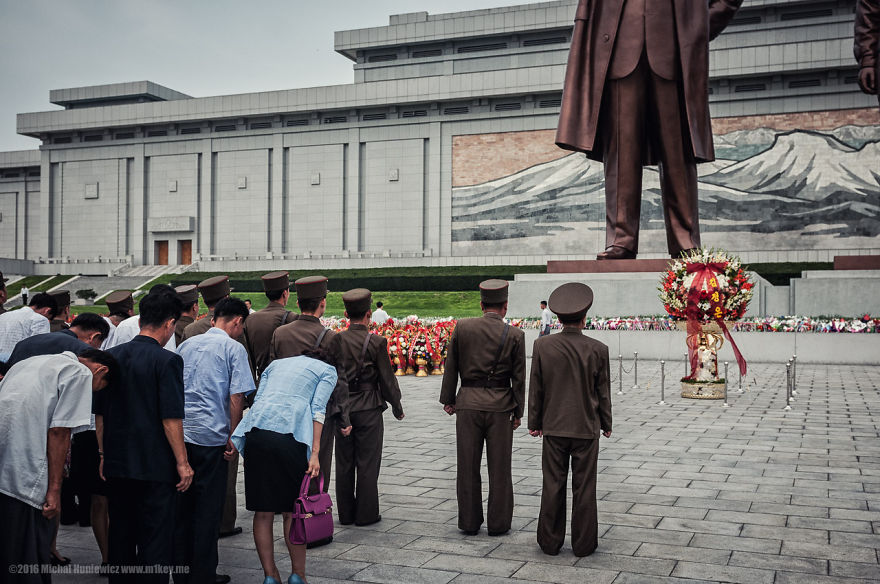 i-took-and-smuggled-these-out-of-north-korea-illegal-photos-kim-doesnt-want-you-to-see-20__880