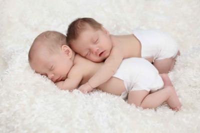 tapia-twins-story-ivf-and-premature-twin-babies-21258686